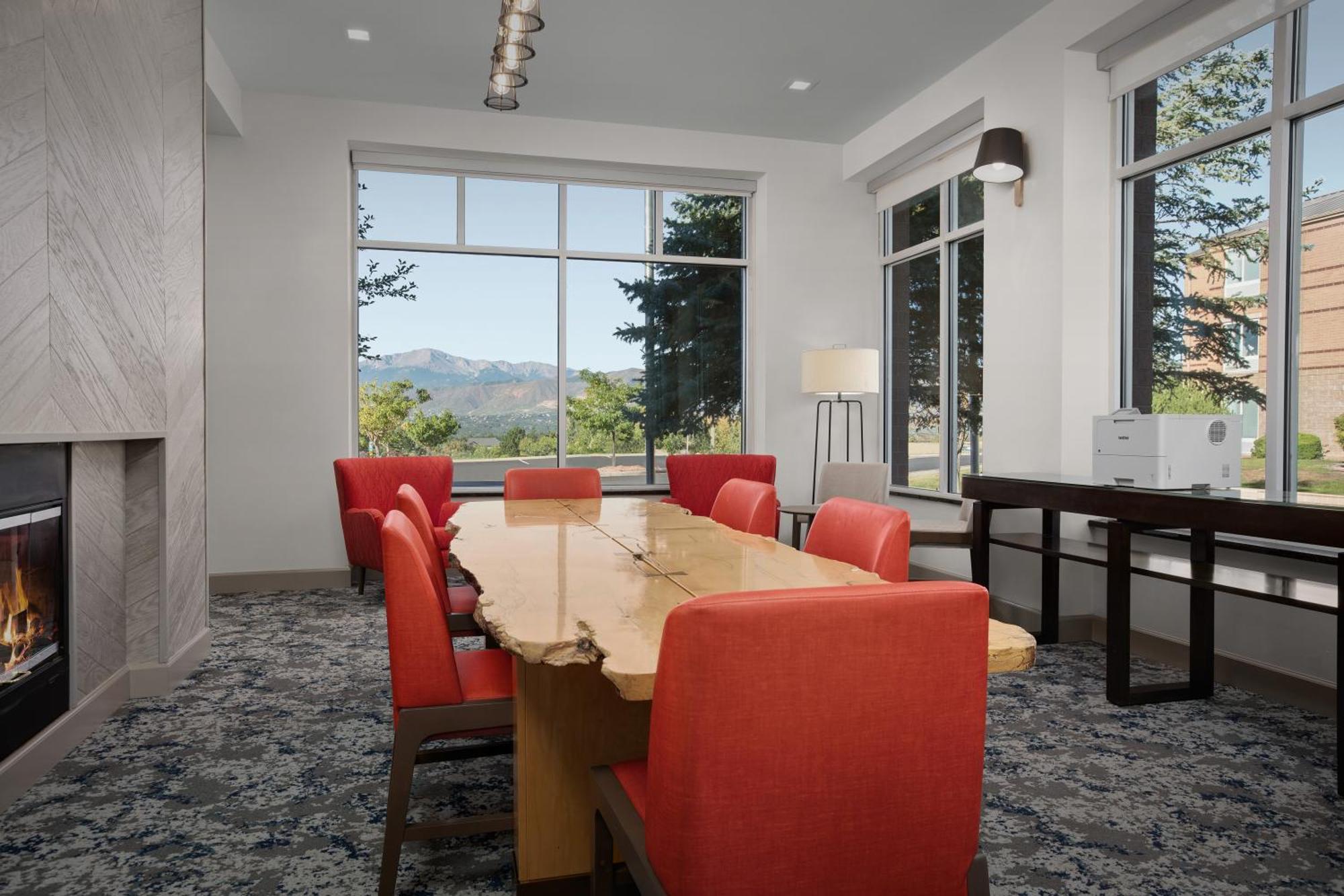 Hilton Garden Inn Colorado Springs North Экстерьер фото