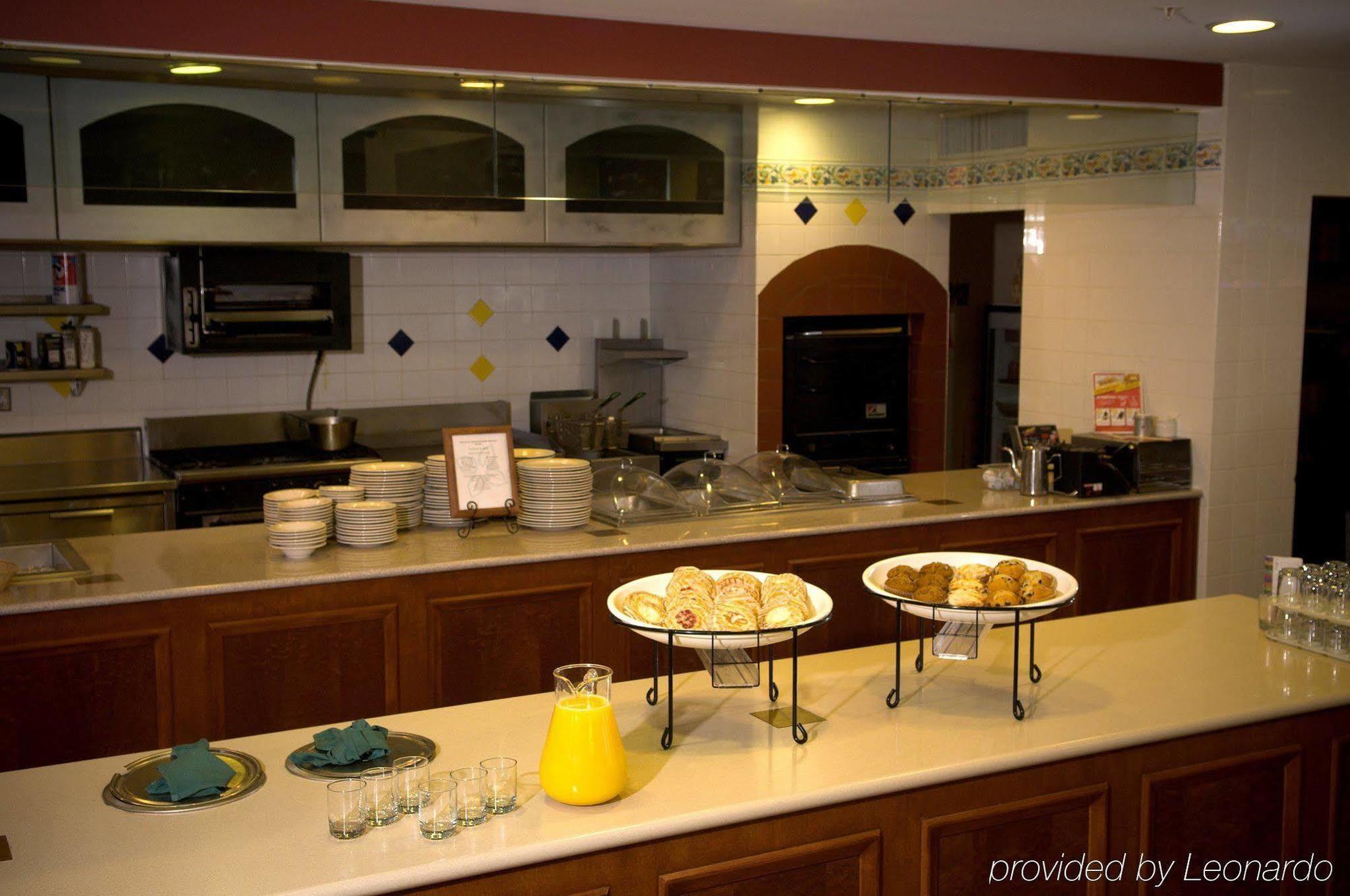Hilton Garden Inn Colorado Springs North Ресторан фото